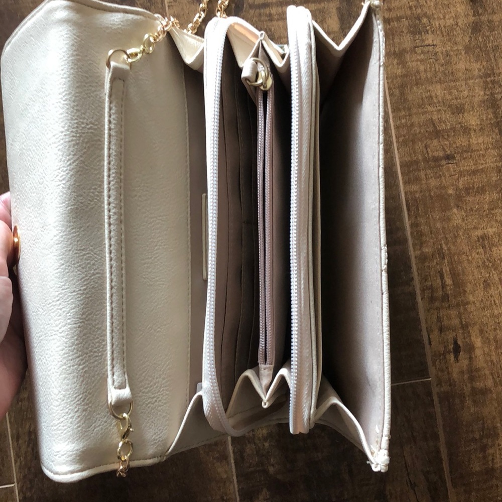 Cream/Light Tan Purse - Picture 4 of 8